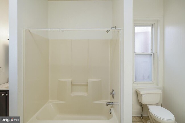 Building Photo - 25 S 45th St