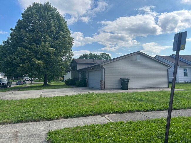 Foto del edificio - Three Bedroom Split-Level near Easton   **WESTERVILLE SCHOOLS**