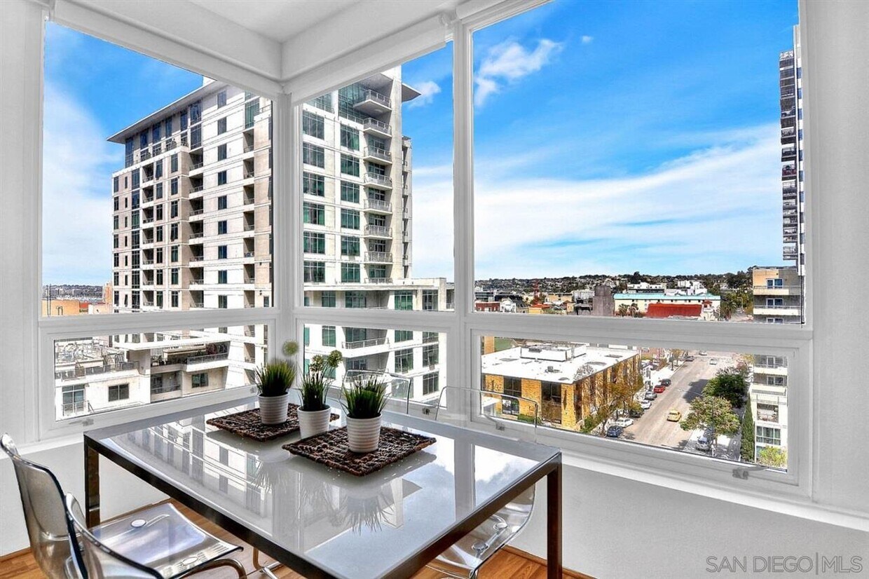 Foto principal - 350 W Ash St