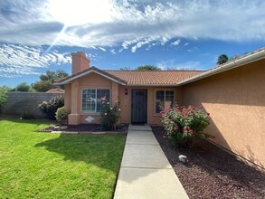 Building Photo - 4414 Royal Pine Cir