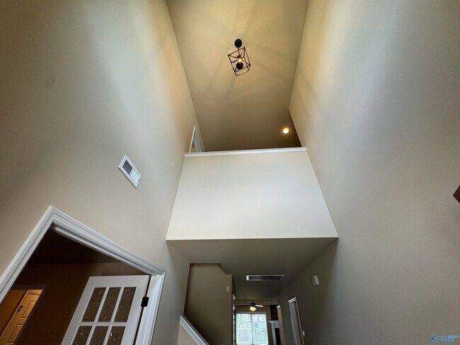 Foto del edificio - 120 Meadowglade Ln