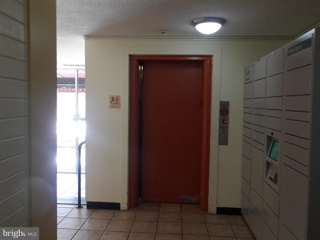 Foto del edificio - 8 S Van Dorn St