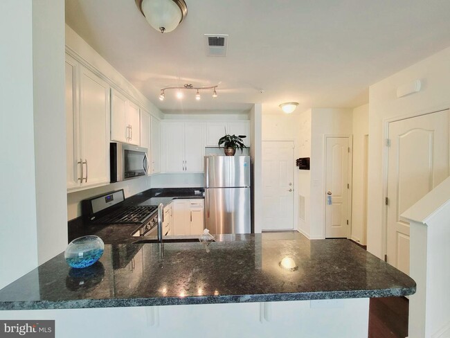 Building Photo - 17026 Beveridge Dr