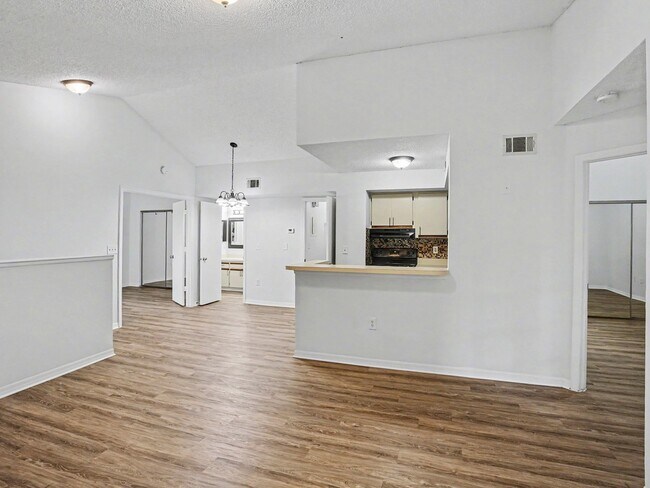 Building Photo - 437 Fountainhead Cir