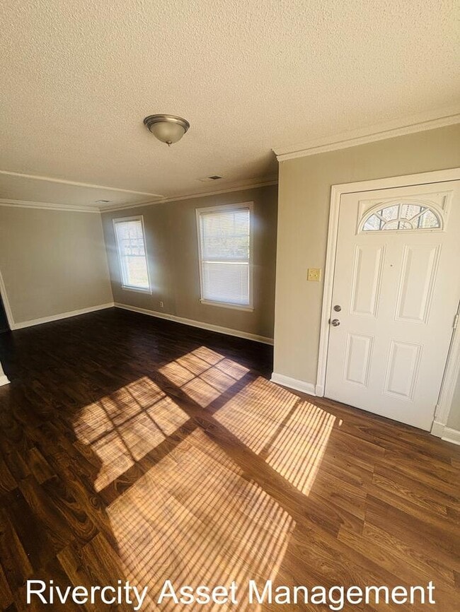 Photo - Spacious and Beautiful Renovated Home In Nutbush Area!!