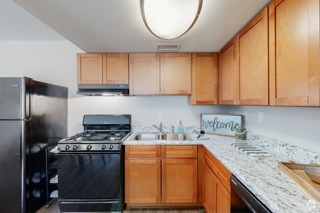 1BD 1BA 652SF - Portofino Apartments