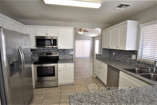 Foto del edificio - 14905 N 126th Ave