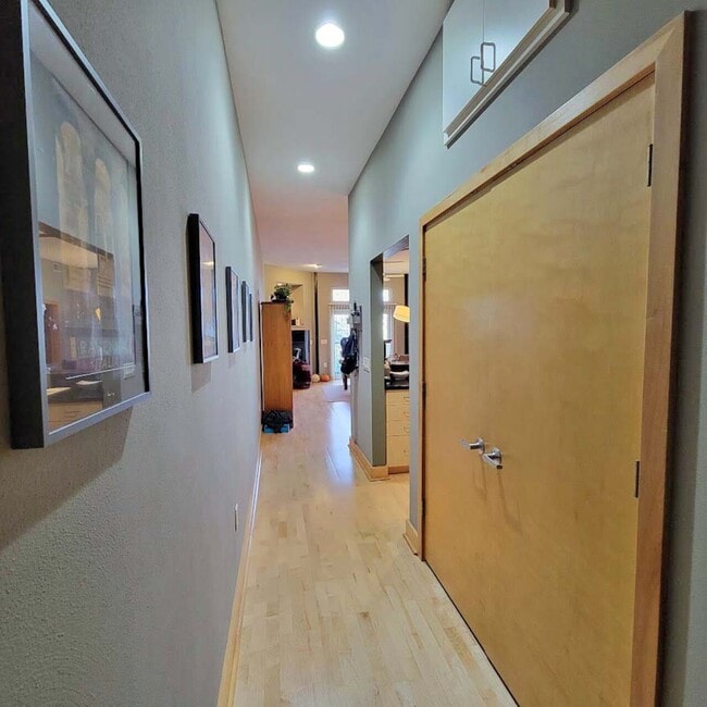 Building Photo - Modern Willy St. Condo