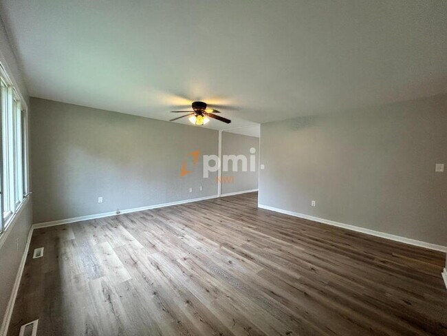 Foto del edificio - 7724 Mount St