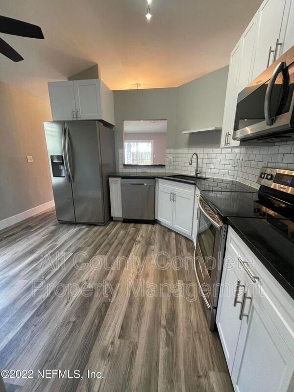 Foto del edificio - 72 7th St