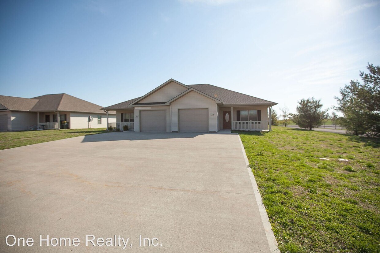 Foto principal - 209 N Cypress St
