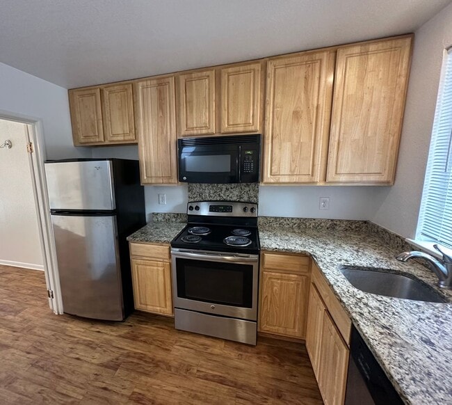 Interior Photo - Laguna Gardens