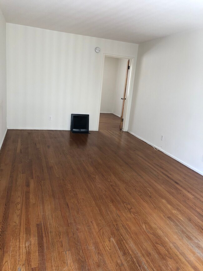 Foto del edificio - 1208 N Brand Blvd