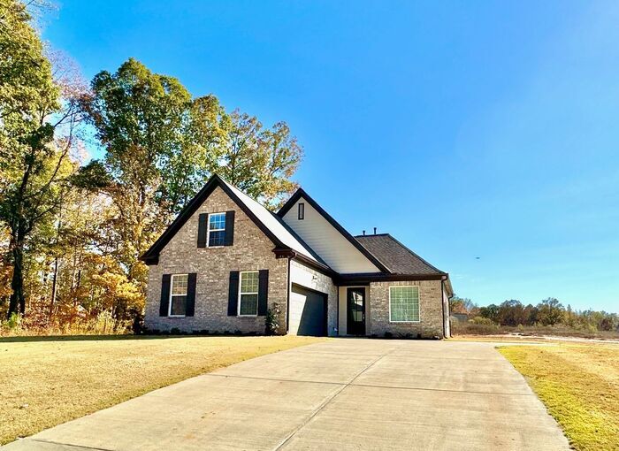 Primary Photo - Now Leasing a 4-bedroom 2.5 bath in Byhalia.