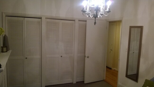 Lots of closet storage - 758 Neil Ave