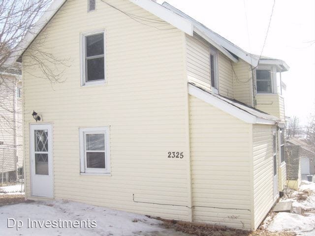 Building Photo - 2325 W 7th St