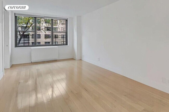 Building Photo - 301 E 87th St