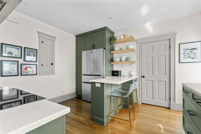 Foto del edificio - 149-151-151 Pleasant St