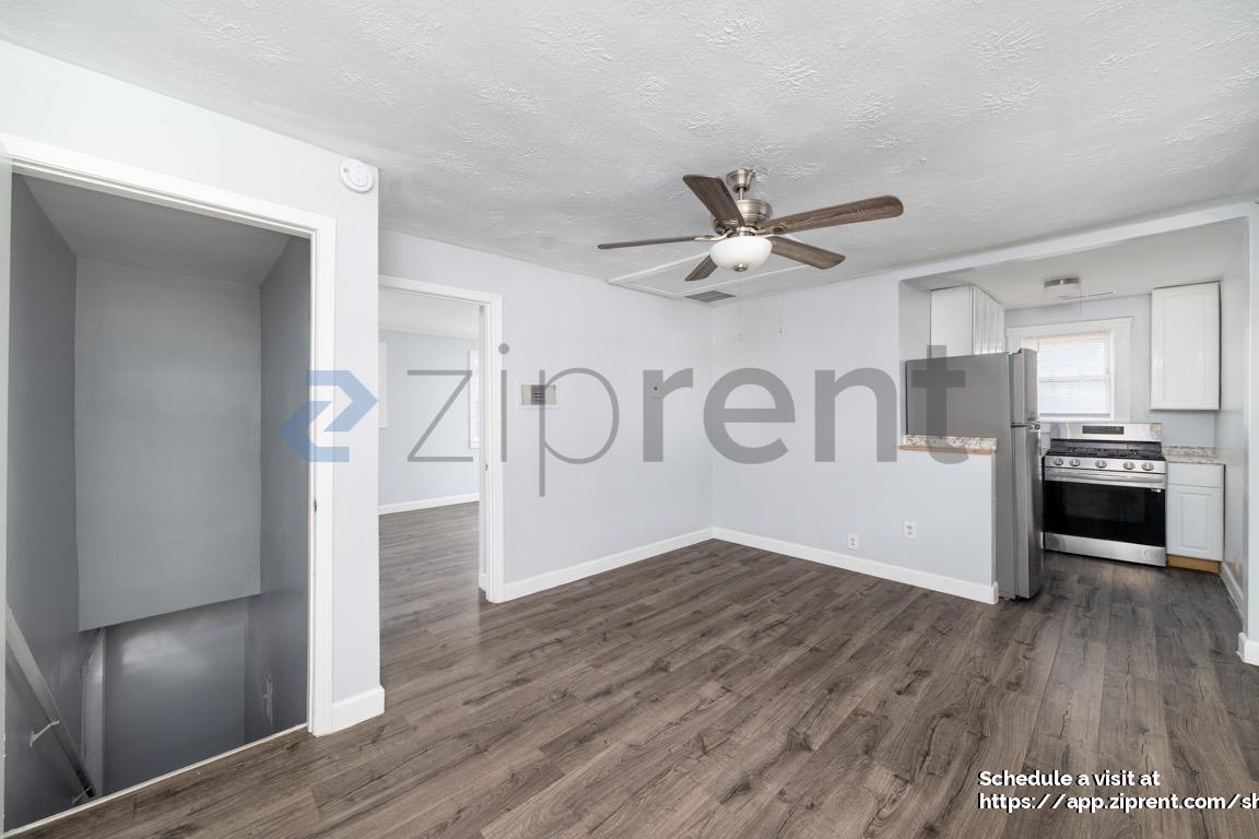 Primary Photo - 633 Spring St