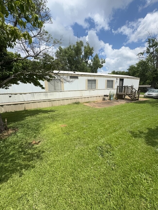 Building Photo - 2 Bedroom 2 Bathroom