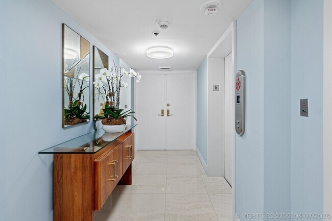 Foto del edificio - 250 S Ocean Blvd