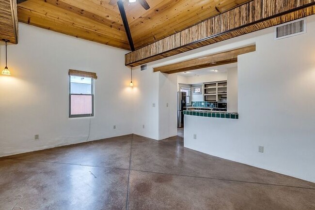 Foto del edificio - PENDING / RENTED