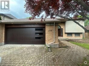 Building Photo - 118 Orkney Pl