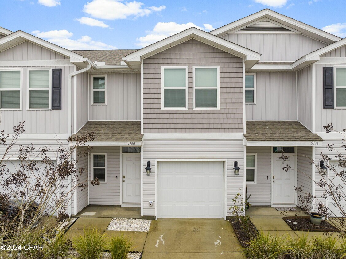 Foto principal - 5740 Callaway Cir