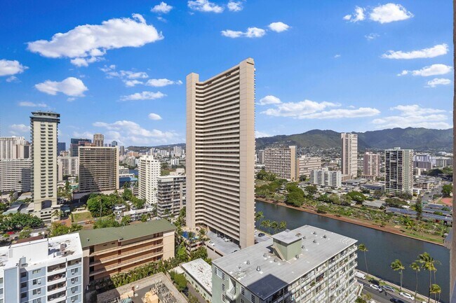 Building Photo - Aloha Towers