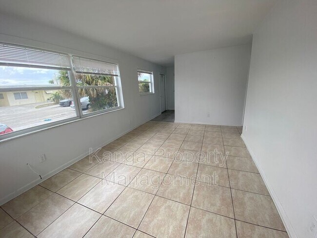 Foto del edificio - 1172 W 34th St