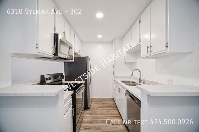 Foto del edificio - 6310 Sylmar Ave