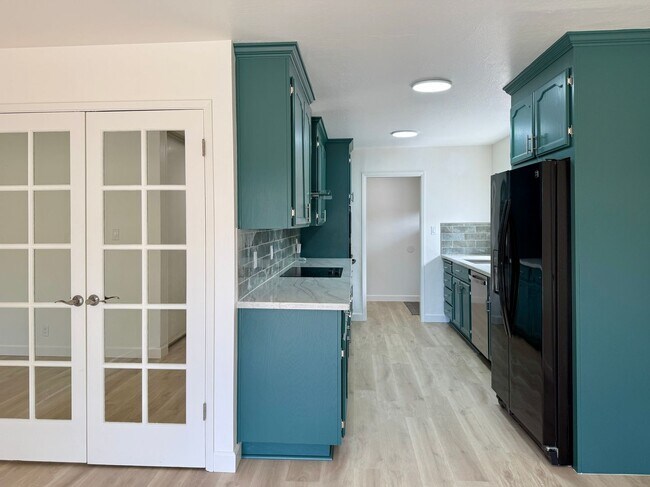 Foto del edificio - Bright & Updated 3 Bedroom 2 Bath Single Family Home in Santa Clara