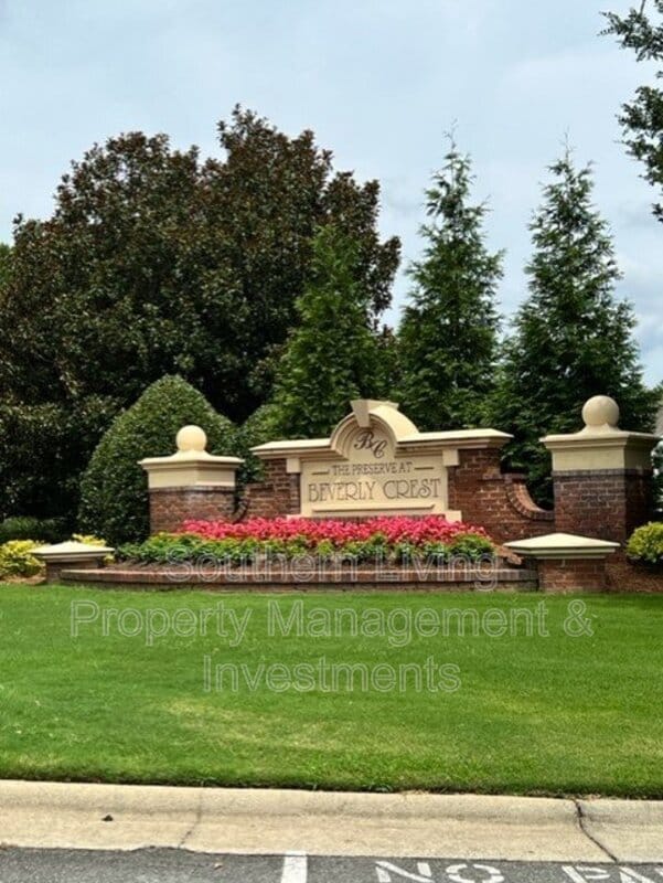 Foto del edificio - 8214 Drakeview Ct