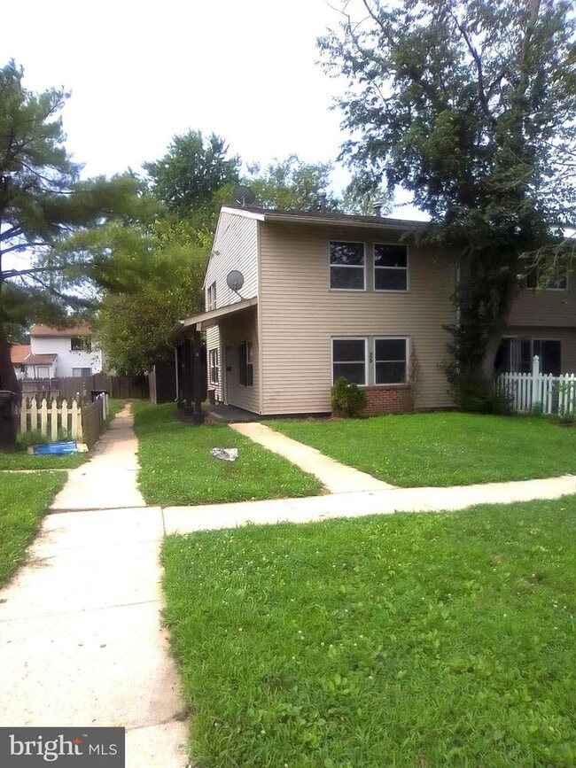 Building Photo - 25 Medford Ct