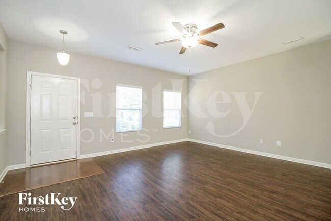 Foto del edificio - 2456 Autumn Mist Dr