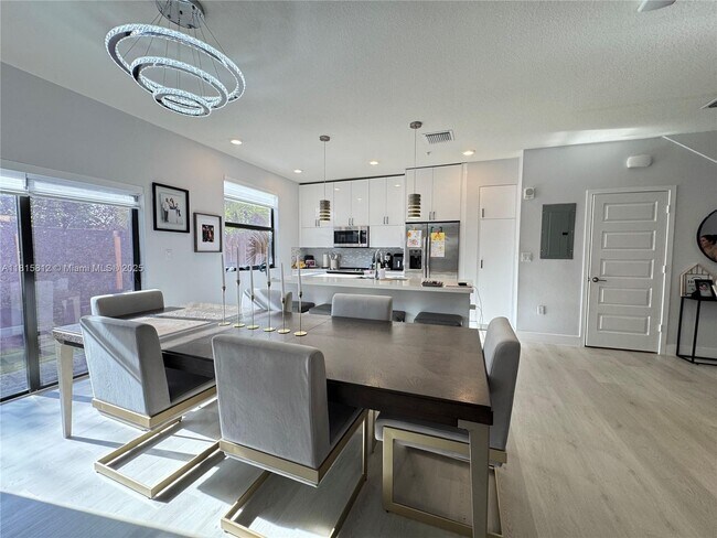 Foto del edificio - 10413 NW 82nd St