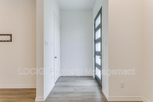 Building Photo - 205 Athenia Dr