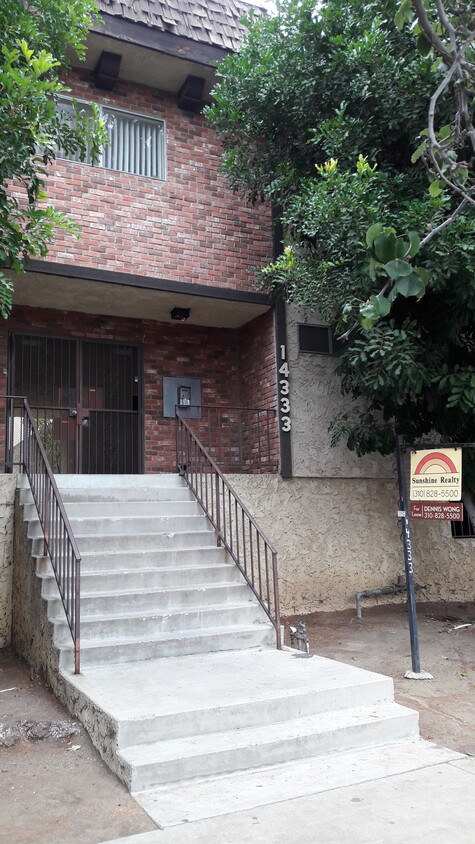 Primary Photo - 14333 Friar St