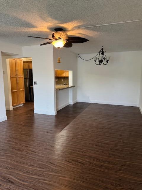 Foto del edificio - 712 Sunny Pine Way