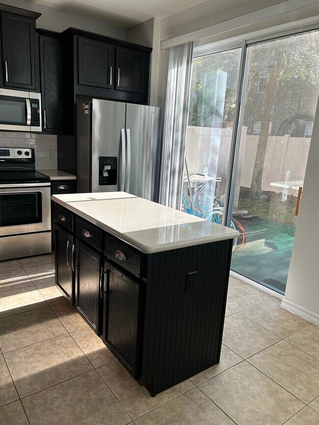 Foto del edificio - 9448 Strongbark Ln