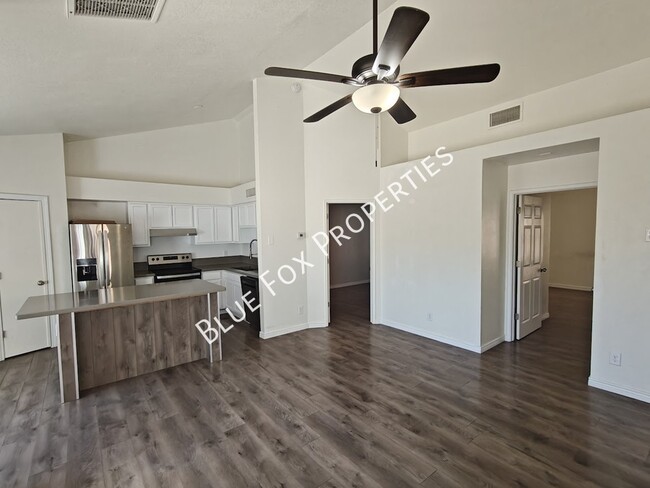 Building Photo - 3049 Avenida Destino