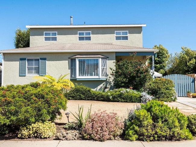 Building Photo - 7848 Bleriot Ave