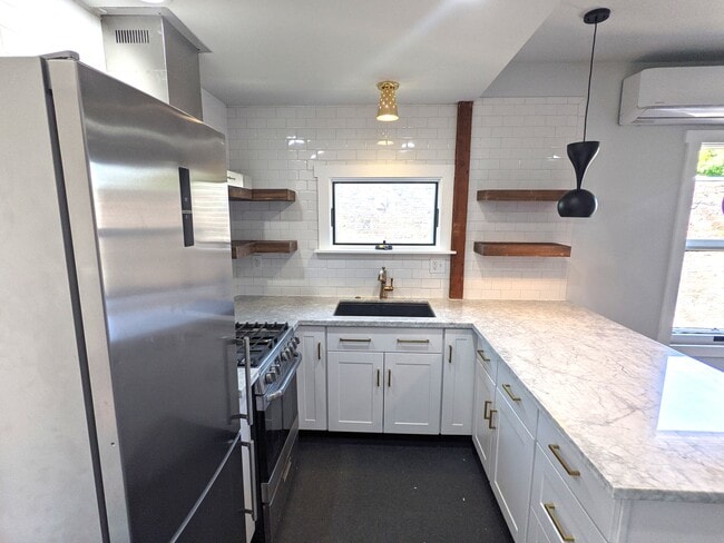 kitchen - 3554 4th Ave