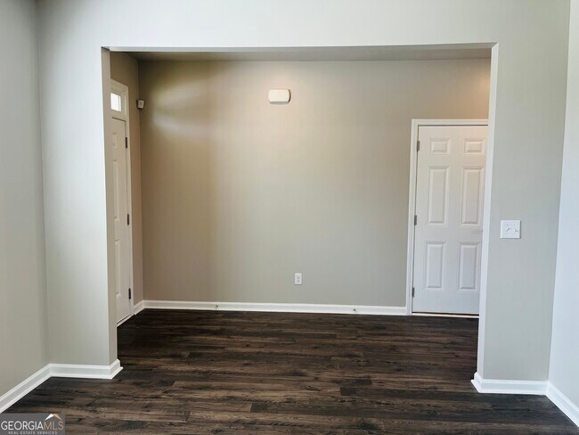 Foto del edificio - 19 White Spruce Wy