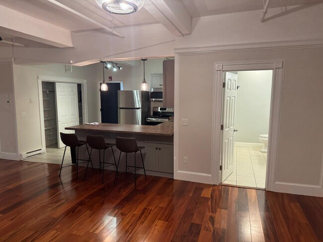 Foto del edificio - 148 Bernon St