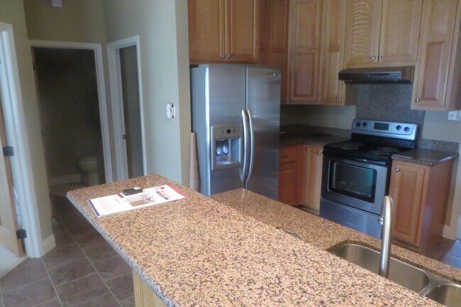 Foto del edificio - 442 Country Club Rd