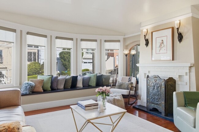 Building Photo - Fully Furnished 2BR + Media Room • 2BA Single-Family Home Near McLaren Park