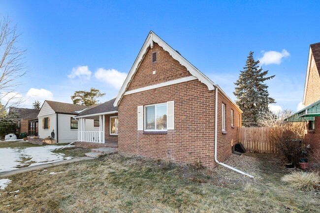 Building Photo - North Park Hill Bungalow!