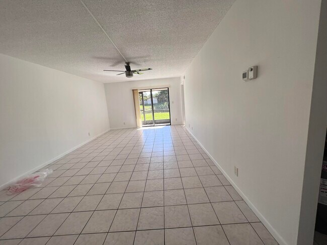 Building Photo - 9431 Boca Cove Cir