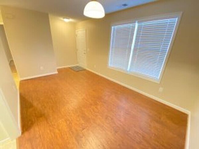 Foto del edificio - 164 W Hampton St